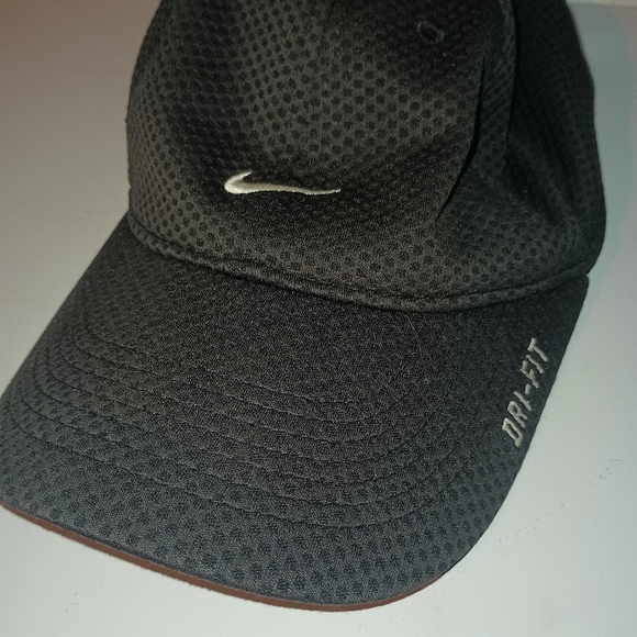 Up for sale is a Nike dri fit ball cap with Velcro closer - Picture 1 of 5